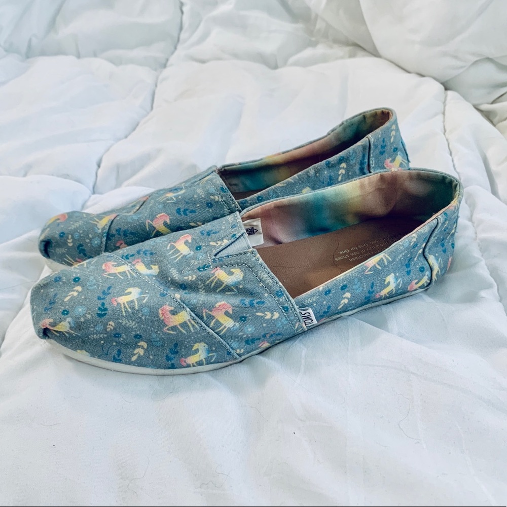 TOMS Rainbow Unicorn Women’s Classics